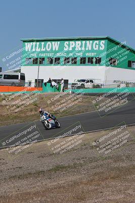 media/Apr-20-2025-AHRMA (Sun) [[393a79c373]]/Race/group 10 early race/Turn 4b/